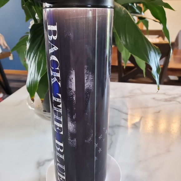 BACK THE BLUE 30oz Tumbler with duo lids 🎉sale - Picture 7 of 9